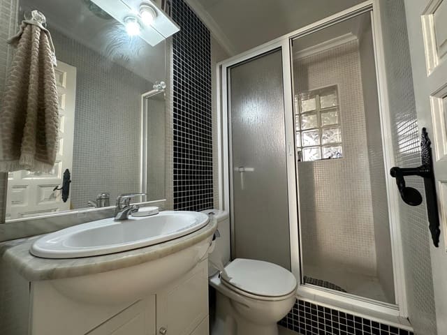 1 soveværelse Semi-Rækkehus til salg i La Marina, Elche / Elx - € 95.000 (Ref: 9782489)