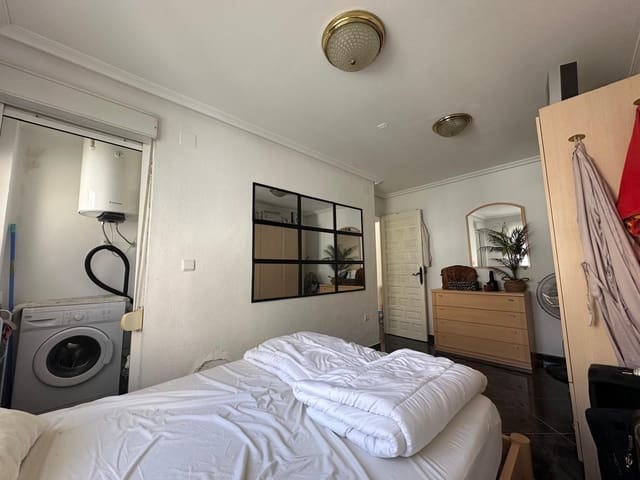 1 soveværelse Semi-Rækkehus til salg i La Marina, Elche / Elx - € 95.000 (Ref: 9782489)