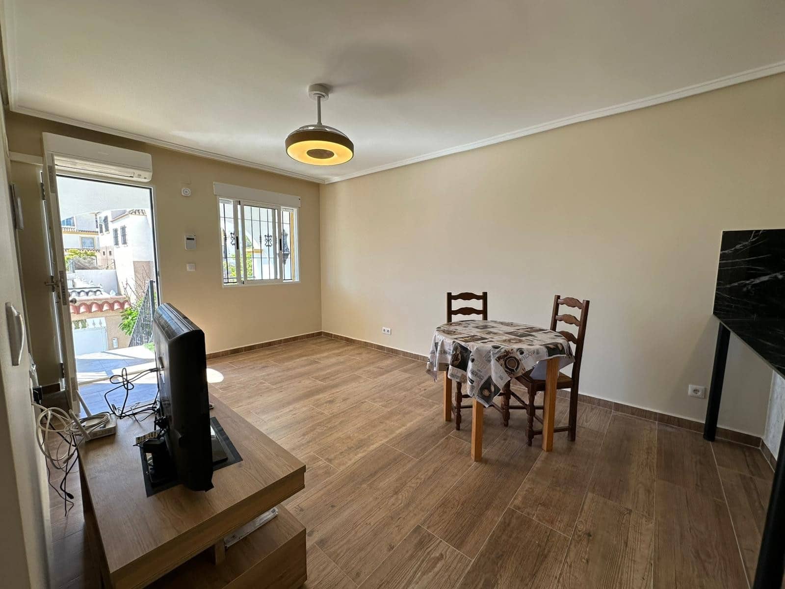 3 sypialnia Willa na sprzedaż w La Marina z basenem garażem - 195 000 € (Ref: 9787566)