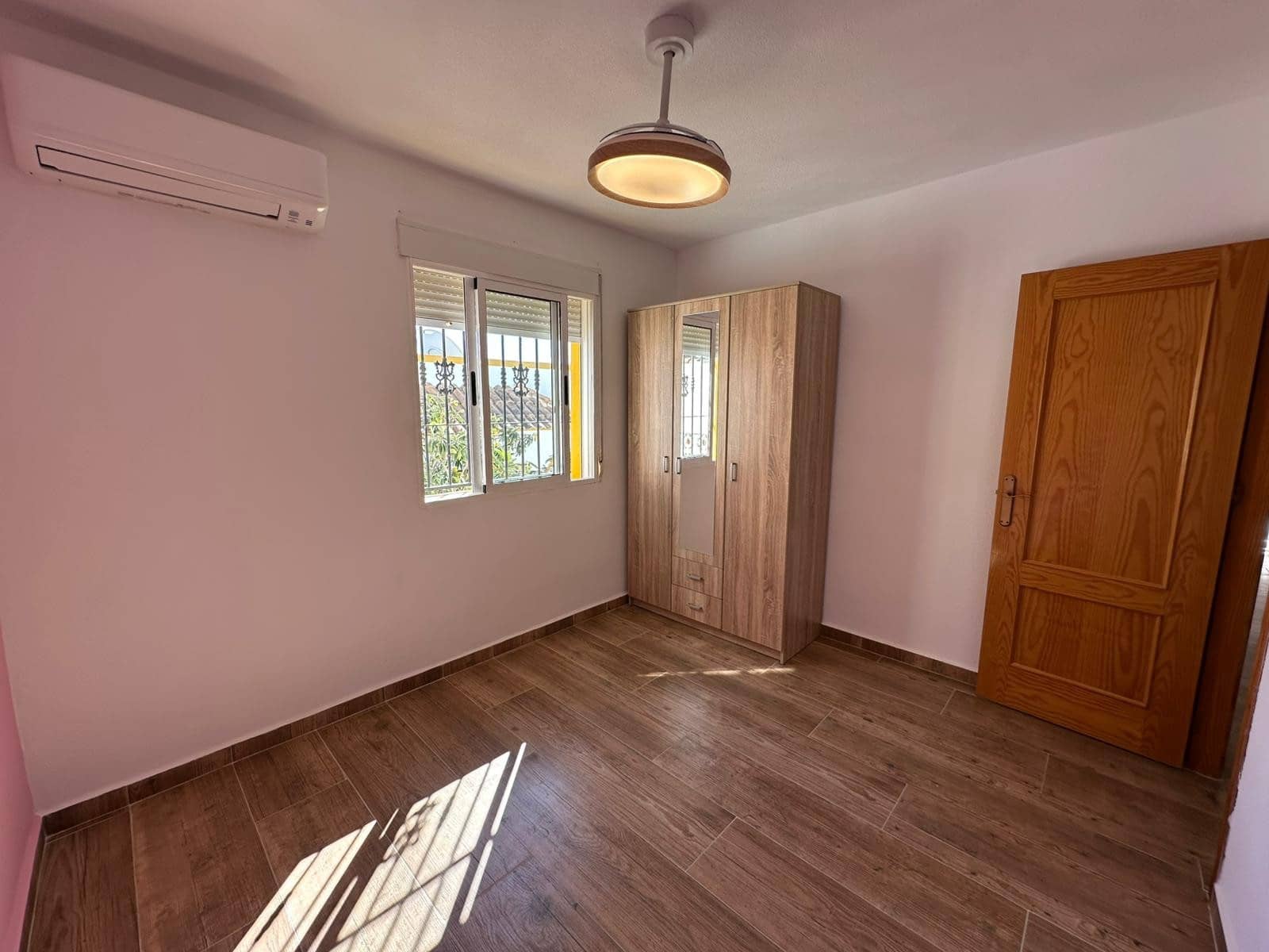 3 sypialnia Willa na sprzedaż w La Marina z basenem garażem - 195 000 € (Ref: 9787566)