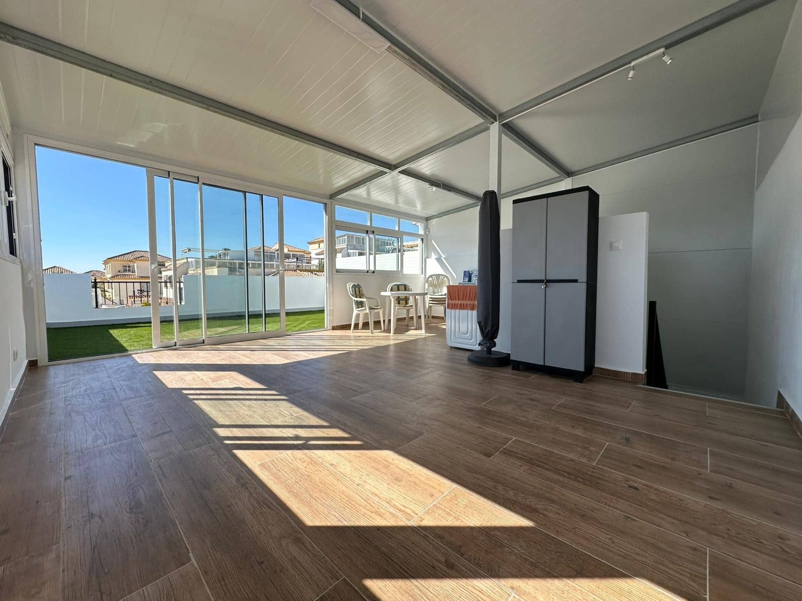 3 sypialnia Willa na sprzedaż w La Marina z basenem garażem - 195 000 € (Ref: 9787566)