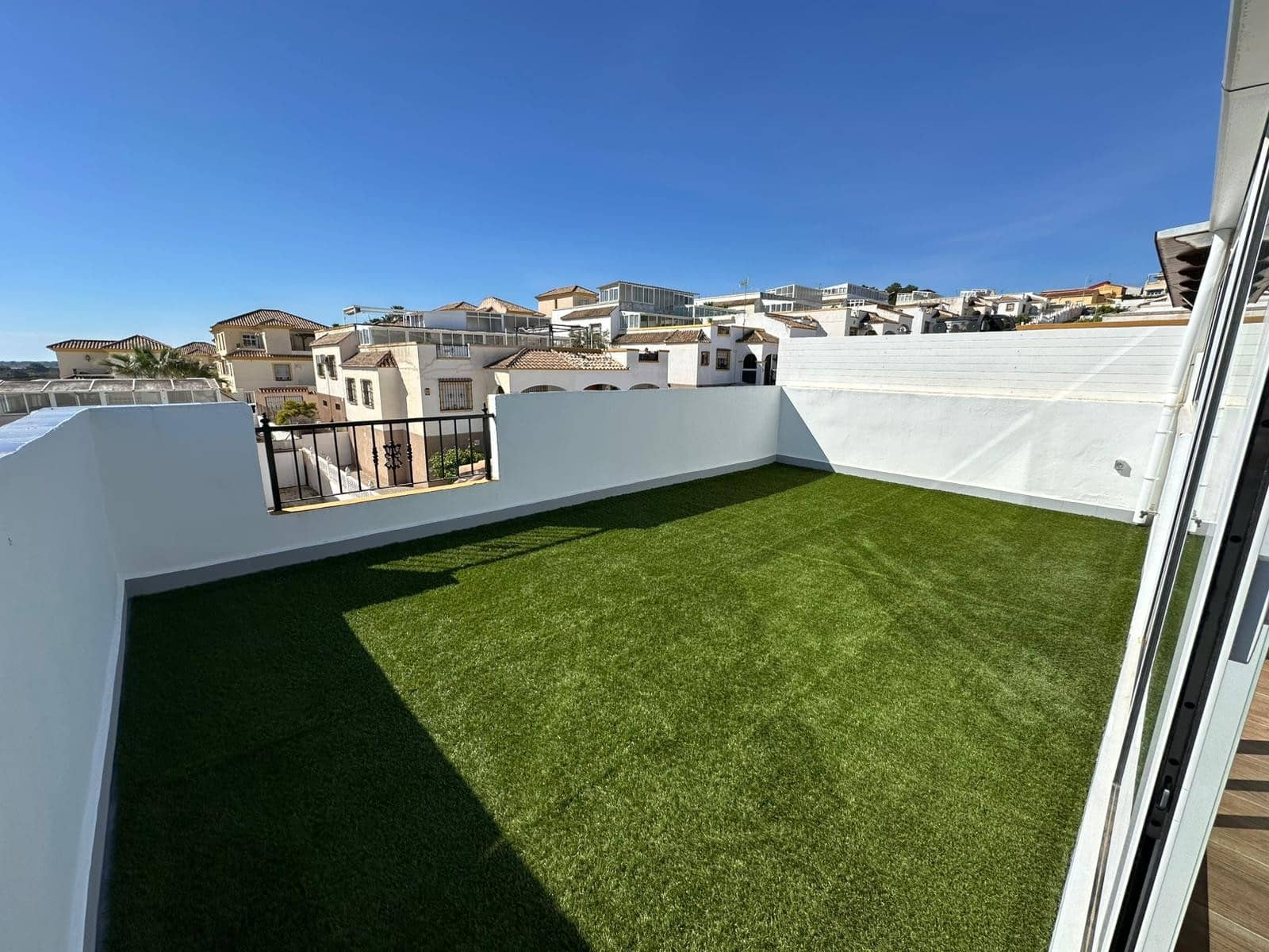 3 sypialnia Willa na sprzedaż w La Marina z basenem garażem - 195 000 € (Ref: 9787566)