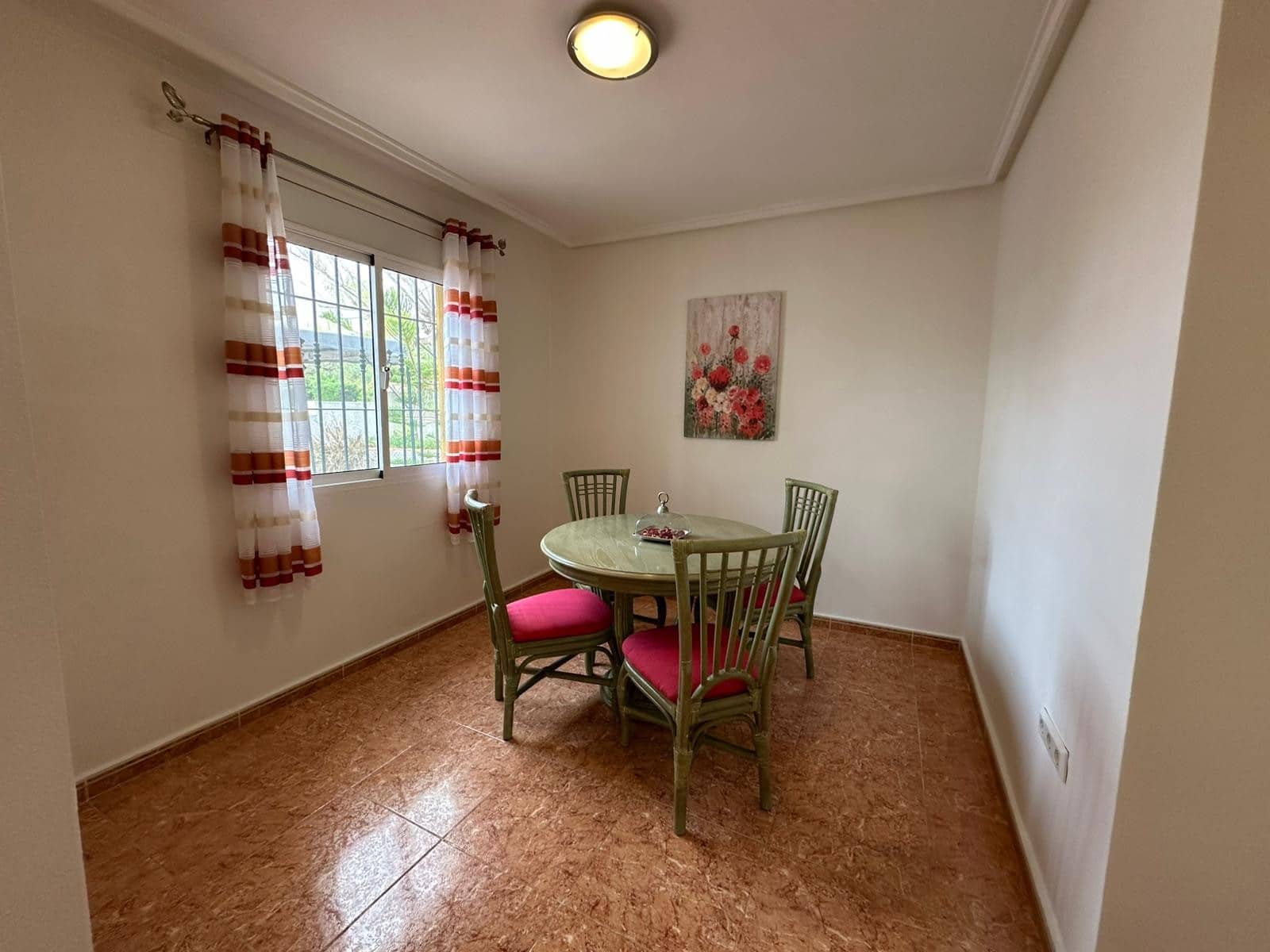 2 soverom Kjedet enebolig til salgs i La Marina med svømmebasseng garasje - € 208 000 (Ref: 9797755)