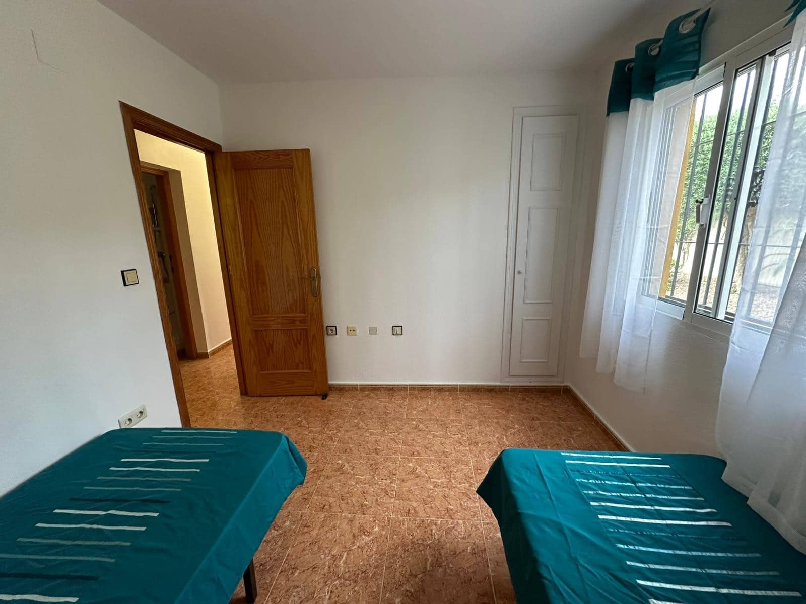 2 soverom Kjedet enebolig til salgs i La Marina med svømmebasseng garasje - € 208 000 (Ref: 9797755)