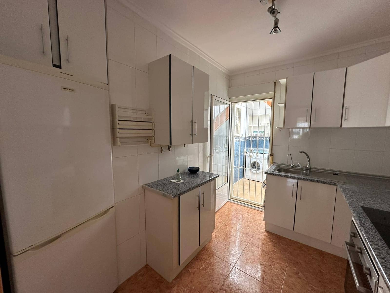 2 soverom Kjedet enebolig til salgs i La Marina med svømmebasseng garasje - € 208 000 (Ref: 9797755)