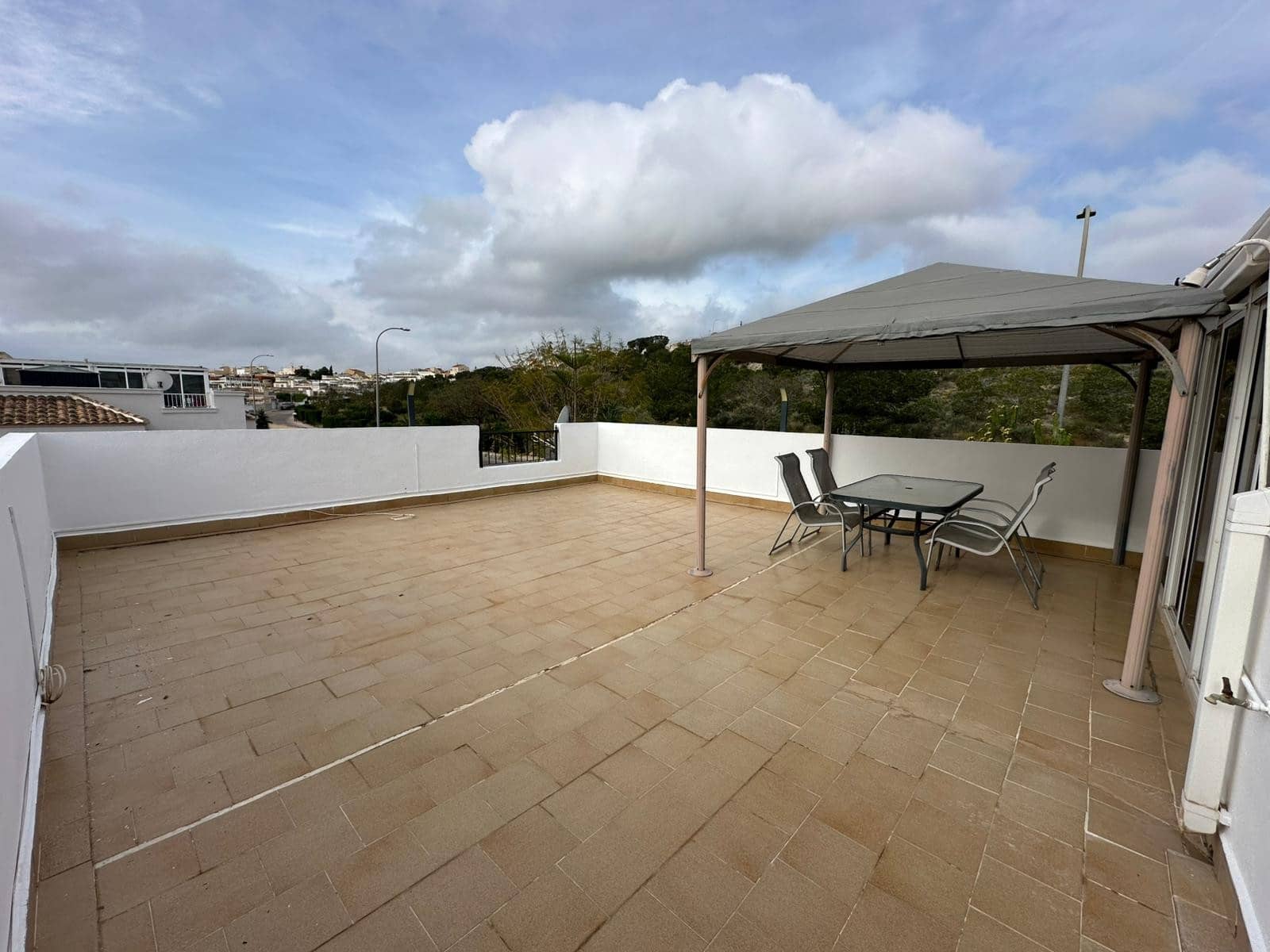 2 soverom Kjedet enebolig til salgs i La Marina med svømmebasseng garasje - € 208 000 (Ref: 9797755)