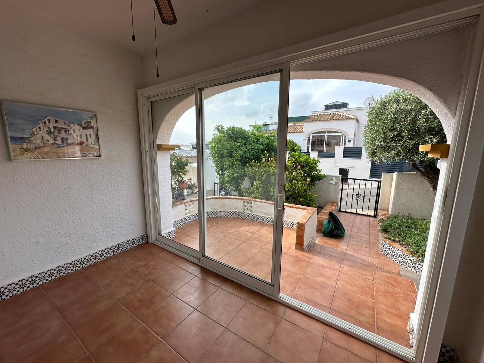 2 soverom Kjedet enebolig til salgs i La Marina med svømmebasseng garasje - € 208 000 (Ref: 9797755)