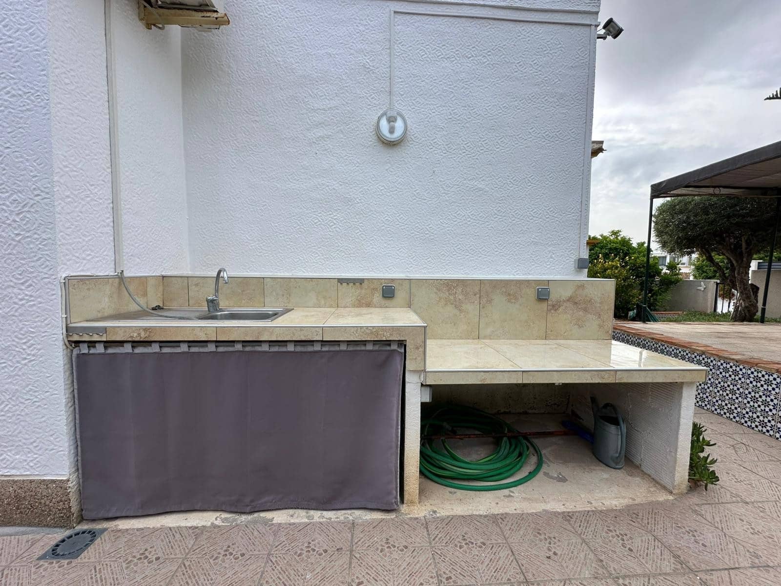 2 soverom Kjedet enebolig til salgs i La Marina med svømmebasseng garasje - € 208 000 (Ref: 9797755)