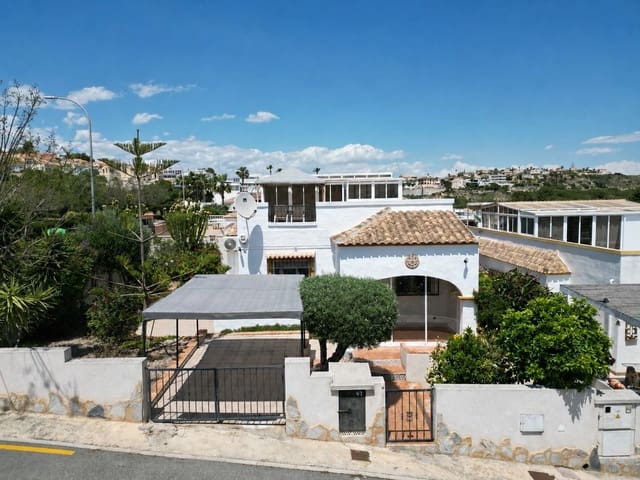 2 sovrum Semi-fristående Villa till salu i La Marina, Elche / Elx med pool garage - 208 000 € (Ref: 9797755)