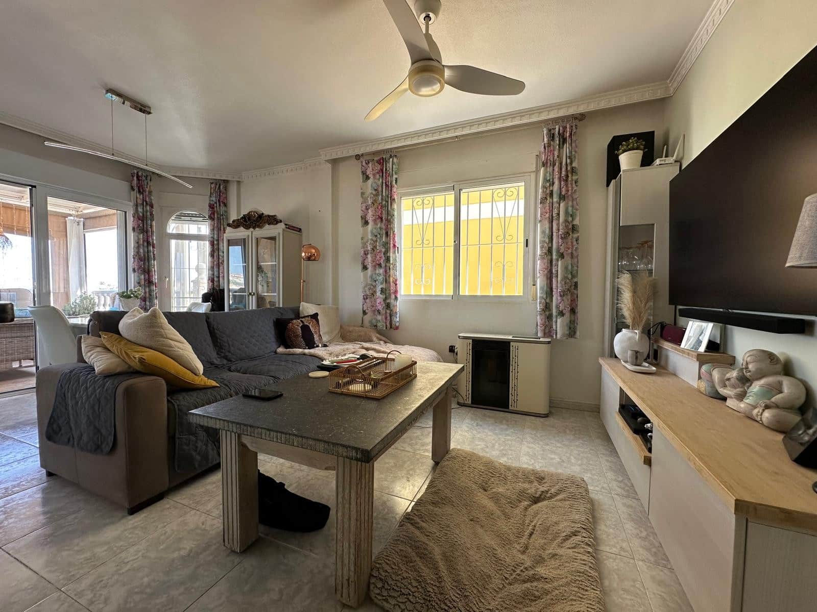 3 Zimmer Villa zu verkaufen in La Marina mit Pool Garage - 299.900 € (Ref: 9814617)