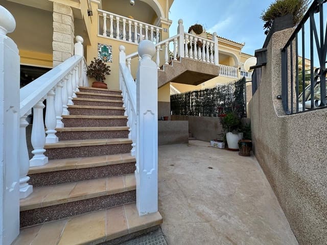 3 Zimmer Villa zu verkaufen in La Marina, Elche / Elx mit Pool Garage - 299.900 € (Ref: 9814617)