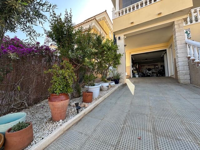 3 Zimmer Villa zu verkaufen in La Marina, Elche / Elx mit Pool Garage - 299.900 € (Ref: 9814617)