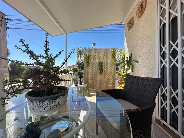3 soverom Villa til salgs i La Marina, Elche / Elx med garasje - € 239 000 (Ref: 9858653)