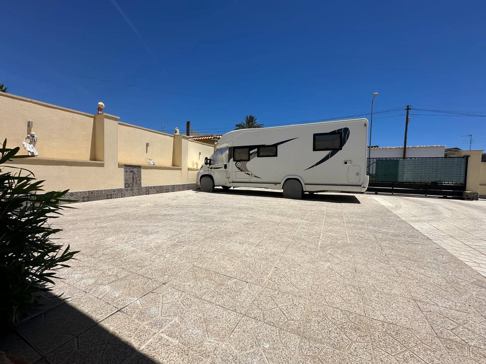 3 soveværelse Villa til salg i La Marina med swimmingpool garage - € 380.000 (Ref: 9867315)