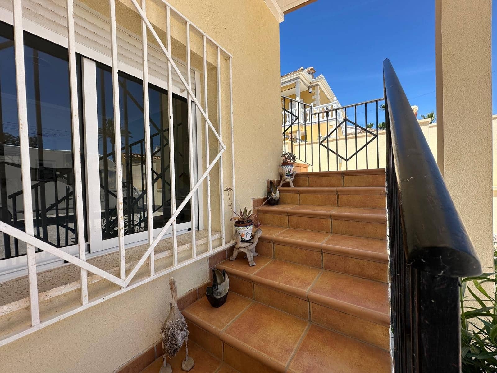3 soveværelse Villa til salg i La Marina med swimmingpool garage - € 380.000 (Ref: 9867315)