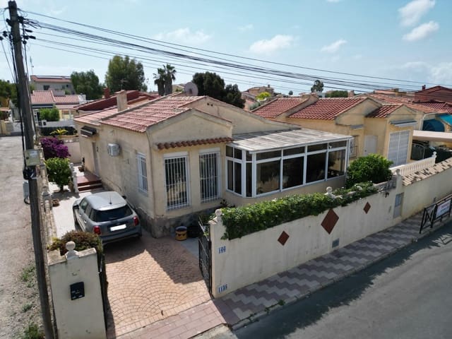 2 makuuhuone Huvila myytävänä paikassa La Marina, Elche / Elx mukana 
autotalli - 195 000 € (Ref: 9893086)