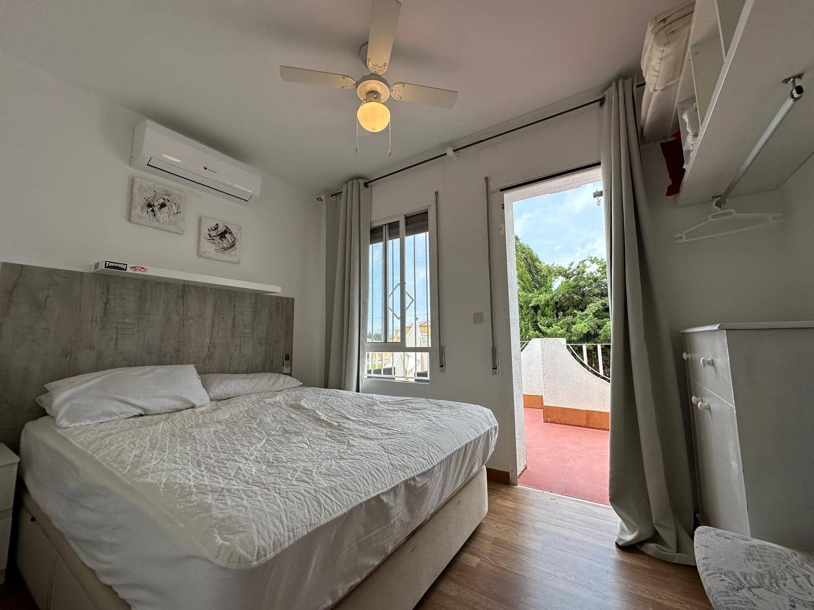 Chalet de 3 habitaciones en La Marina en venta con piscina garaje - 215.000 € (Ref: 9902102)