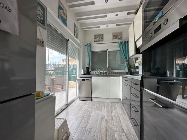 Chalet de 3 habitaciones en La Marina, Elche / Elx en venta con piscina garaje - 215.000 € (Ref: 9902102)