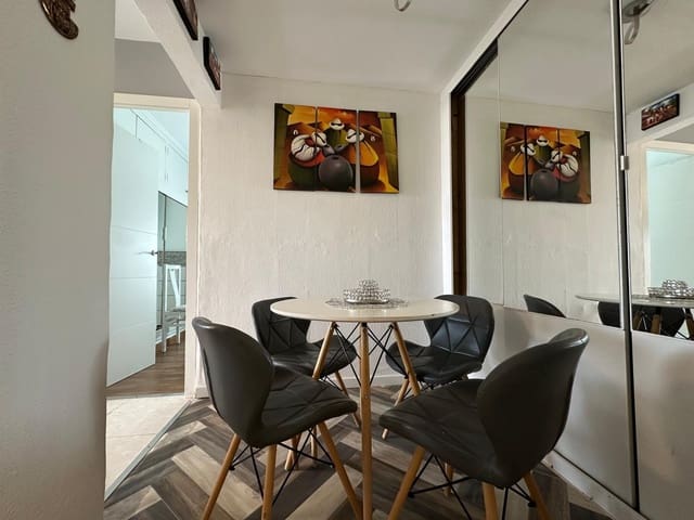 Chalet de 3 habitaciones en La Marina, Elche / Elx en venta con piscina garaje - 215.000 € (Ref: 9902102)