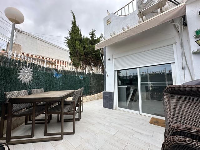 Chalet de 3 habitaciones en La Marina, Elche / Elx en venta con piscina garaje - 215.000 € (Ref: 9902102)