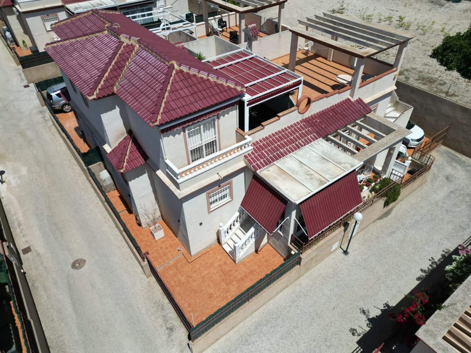 3 bedroom Villa for sale in La Marina with pool - € 190,000 (Ref: 9905178)