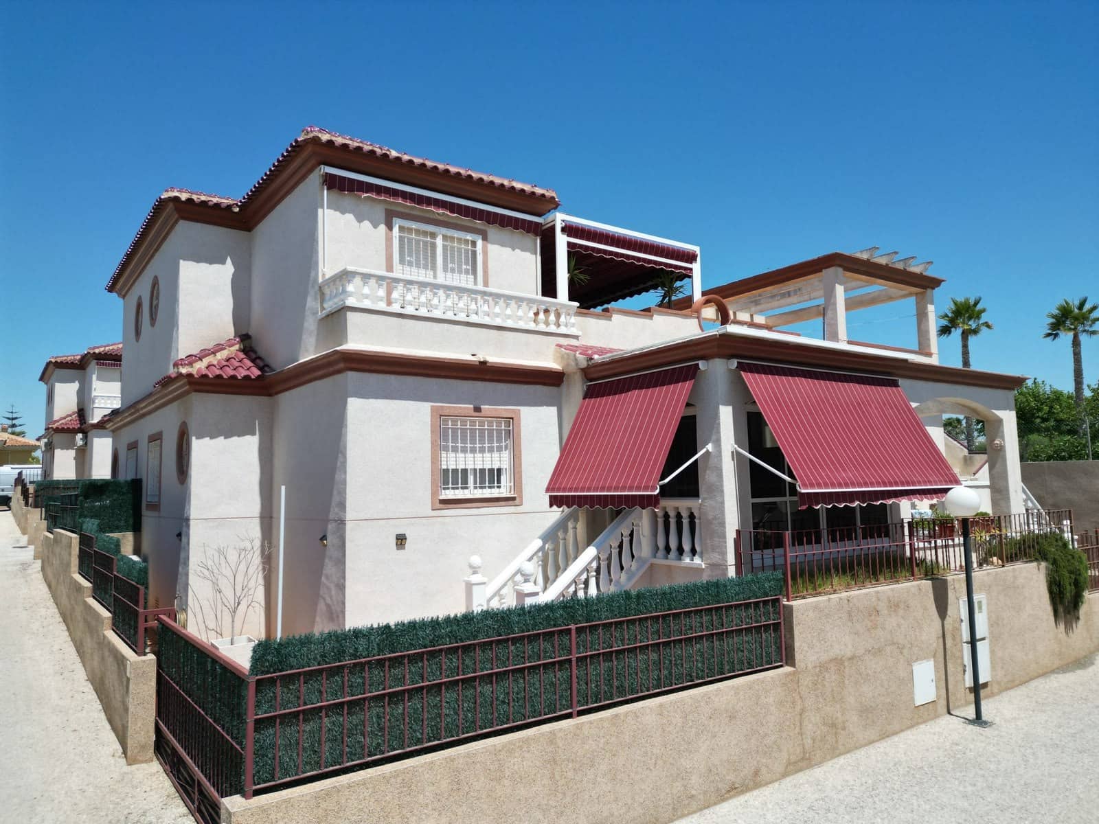 3 bedroom Villa for sale in La Marina with pool - € 190,000 (Ref: 9905178)