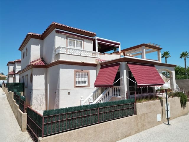 3 bedroom Villa for sale in La Marina, Elche / Elx with pool - € 190,000 (Ref: 9905178)