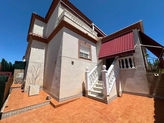 3 bedroom Villa for sale in La Marina, Elche / Elx with pool - € 190,000 (Ref: 9905178)