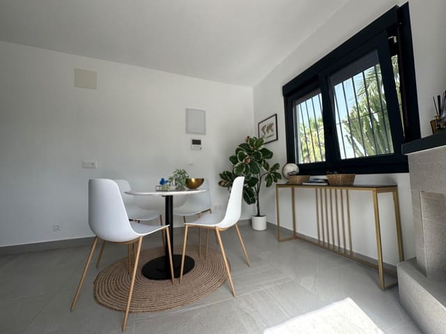 3 sovrum Villa till salu i La Marina, Elche / Elx med pool garage - 475 000 € (Ref: 9965896)