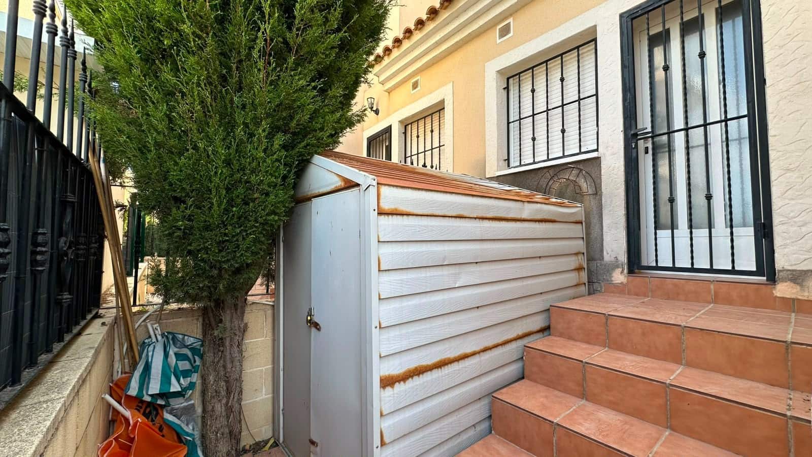 Pareado de 3 habitaciones en La Marina en venta con piscina - 219.000 € (Ref: 9984015)