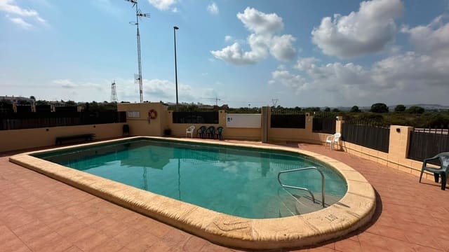Pareado de 3 habitaciones en La Marina, Elche / Elx en venta con piscina - 219.000 € (Ref: 9984015)