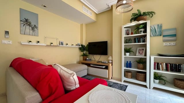 Pareado de 3 habitaciones en La Marina, Elche / Elx en venta con piscina - 219.000 € (Ref: 9984015)