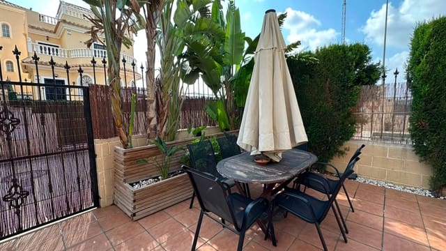 Pareado de 3 habitaciones en La Marina, Elche / Elx en venta con piscina - 219.000 € (Ref: 9984015)