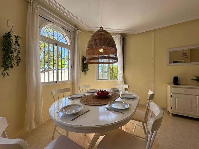 3 bedroom Semi-detached Villa for sale in La Marina, Elche / Elx with pool - € 209,000 (Ref: 9984015)