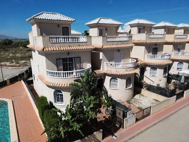 3 bedroom Semi-detached Villa for sale in La Marina, Elche / Elx with pool - € 209,000 (Ref: 9984015)