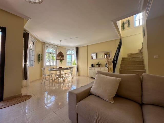 3 bedroom Semi-detached Villa for sale in La Marina, Elche / Elx with pool - € 209,000 (Ref: 9984015)