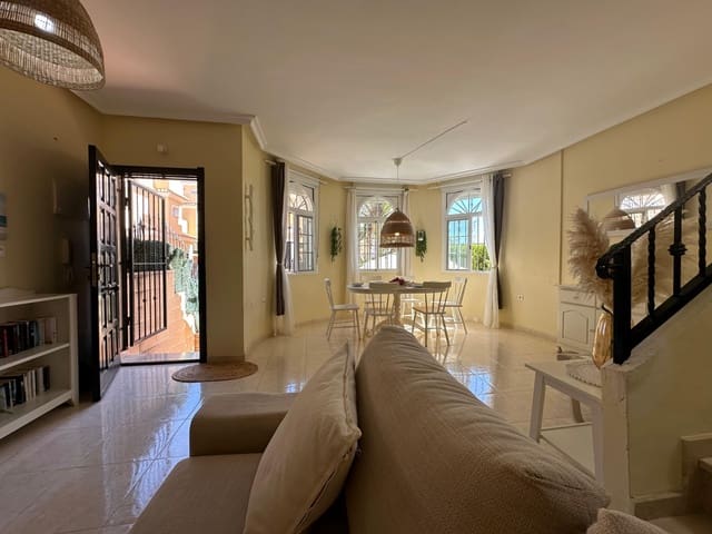 3 bedroom Semi-detached Villa for sale in La Marina, Elche / Elx with pool - € 209,000 (Ref: 9984015)