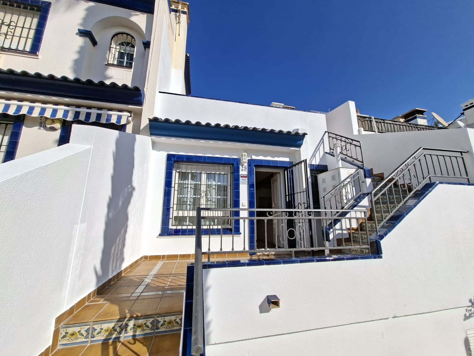 2 slaapkamer Bungalow te koop in Orihuela Costa met zwembad - € 215.000 (Ref: 9987333)