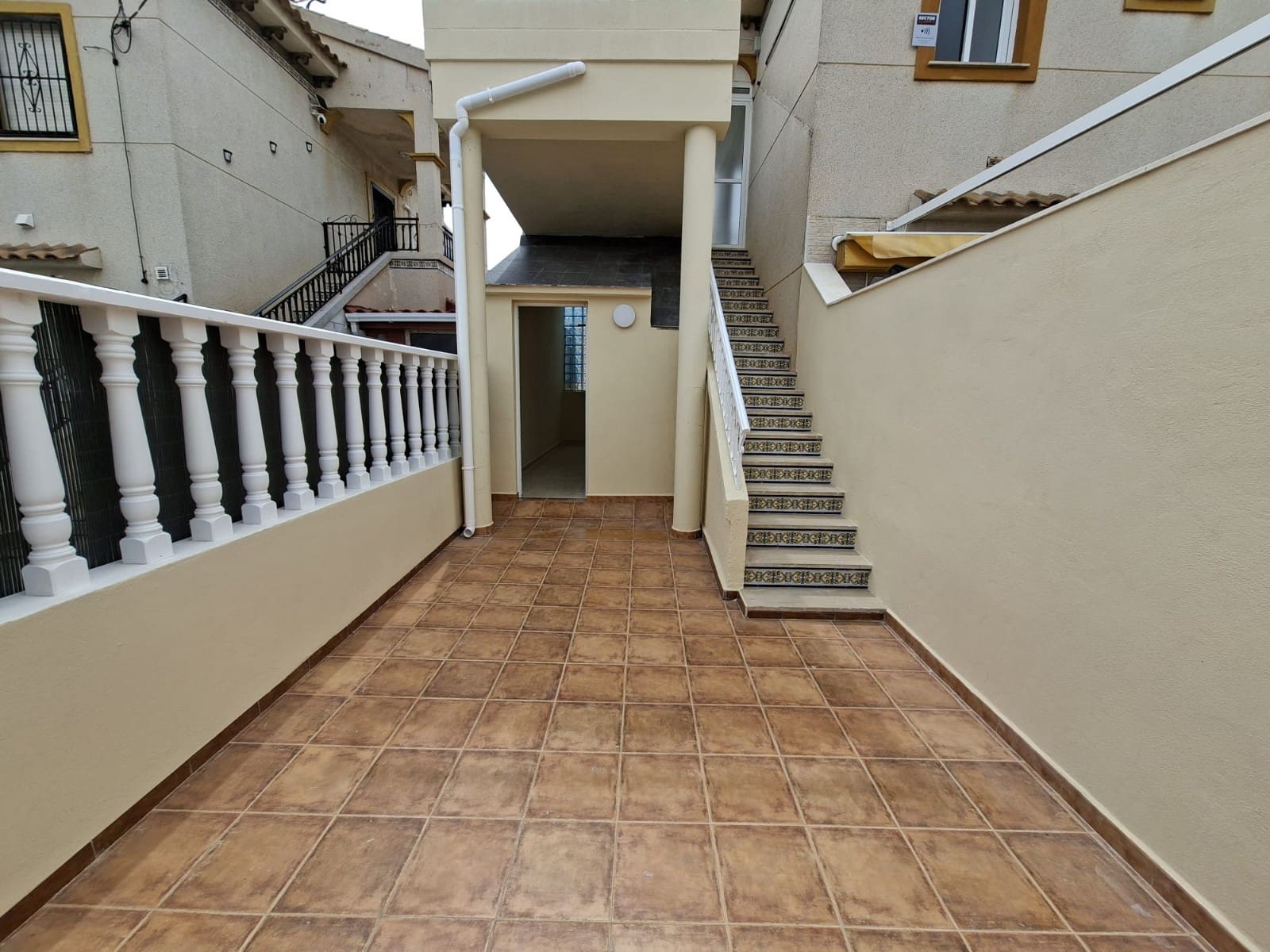 2 soveværelse Byhus til salg i Orihuela Costa med swimmingpool garage - € 169.000 (Ref: 9989467)