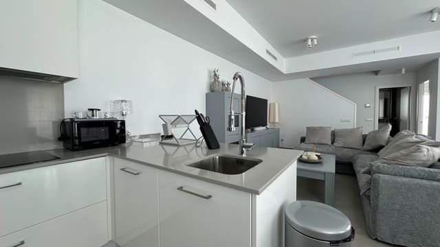 3 soverom Kjedet enebolig til salgs i La Marina, Elche / Elx med svømmebasseng garasje - € 459 000 (Ref: 9990932)