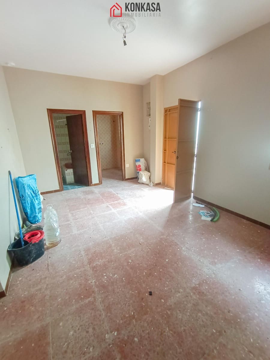 Casa de 4 habitaciones en Arcos de la Frontera en venta - 65.000 € (Ref: 9446790)