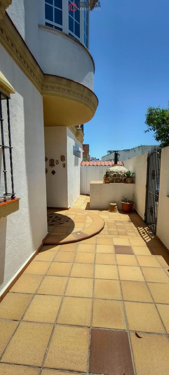 Casa de 3 habitaciones en Arcos de la Frontera en venta - 239.900 € (Ref: 9446794)
