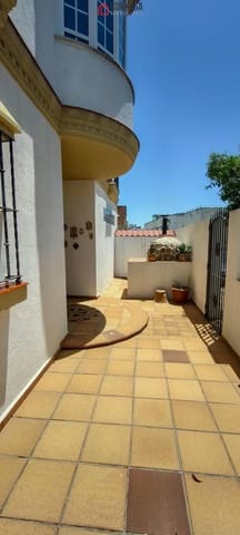 Casa de 3 habitaciones en Arcos de la Frontera en venta - 239.900 € (Ref: 9446794)