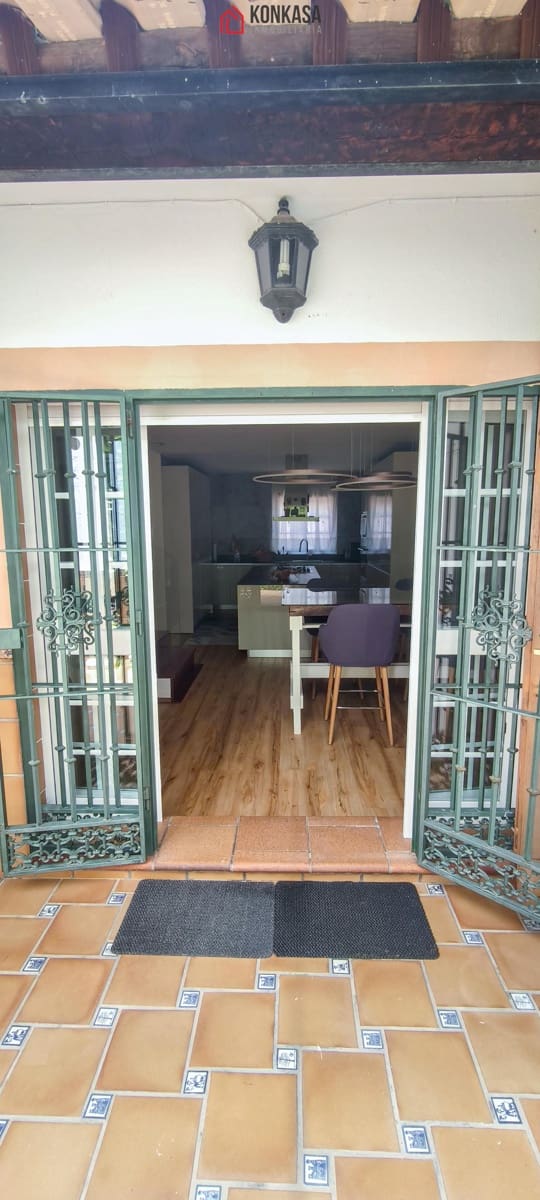 Casa de 3 habitaciones en Arcos de la Frontera en venta - 239.900 € (Ref: 9446794)