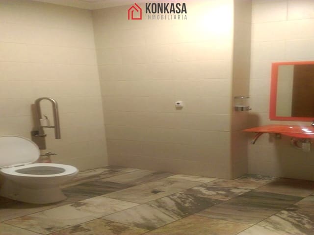 Comercial para venda em Arcos de la Frontera - 198 000 € (Ref: 9446798)