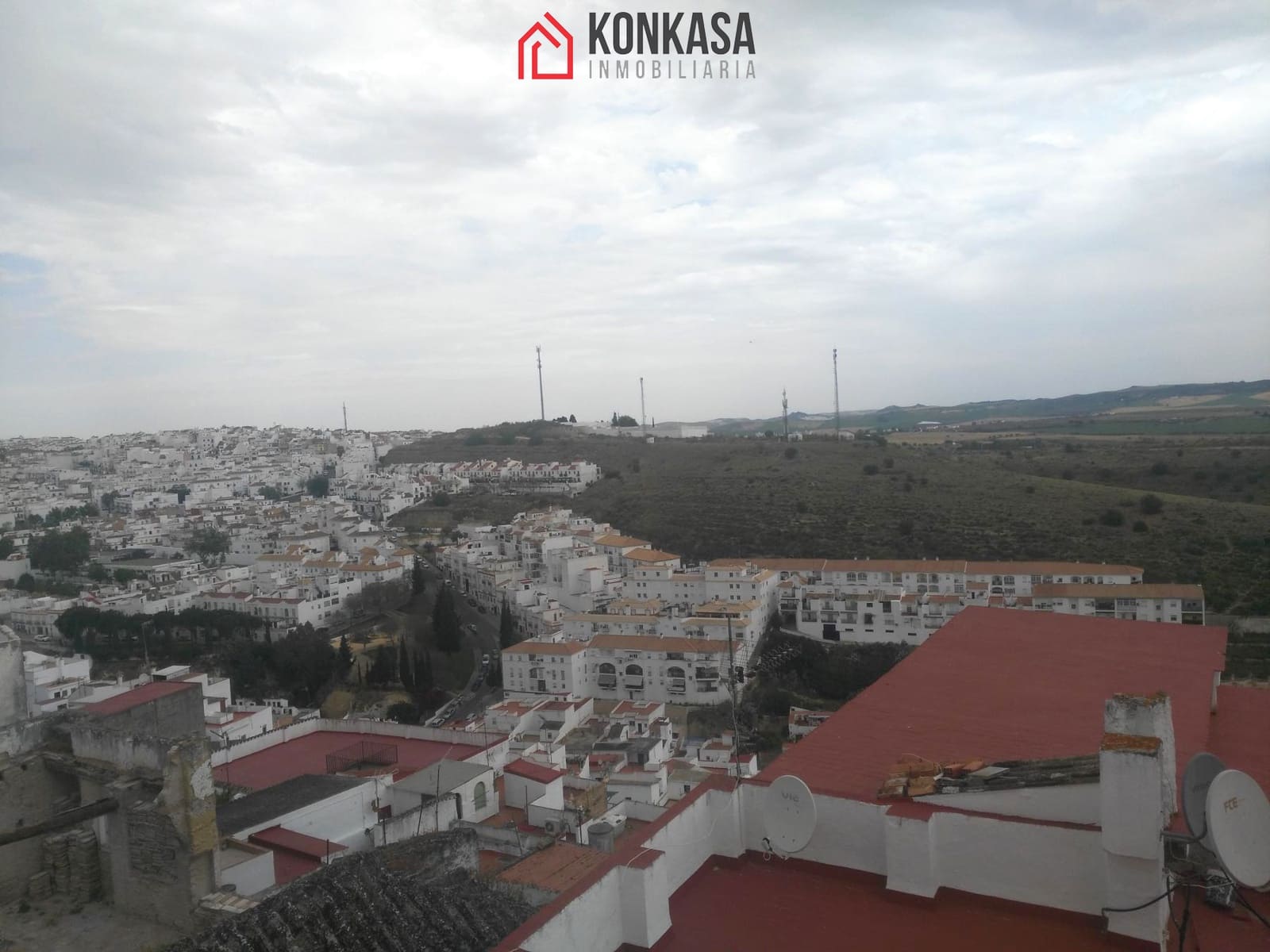 Casa de 20 habitaciones en Arcos de la Frontera en venta con garaje - 590.000 € (Ref: 9446799)