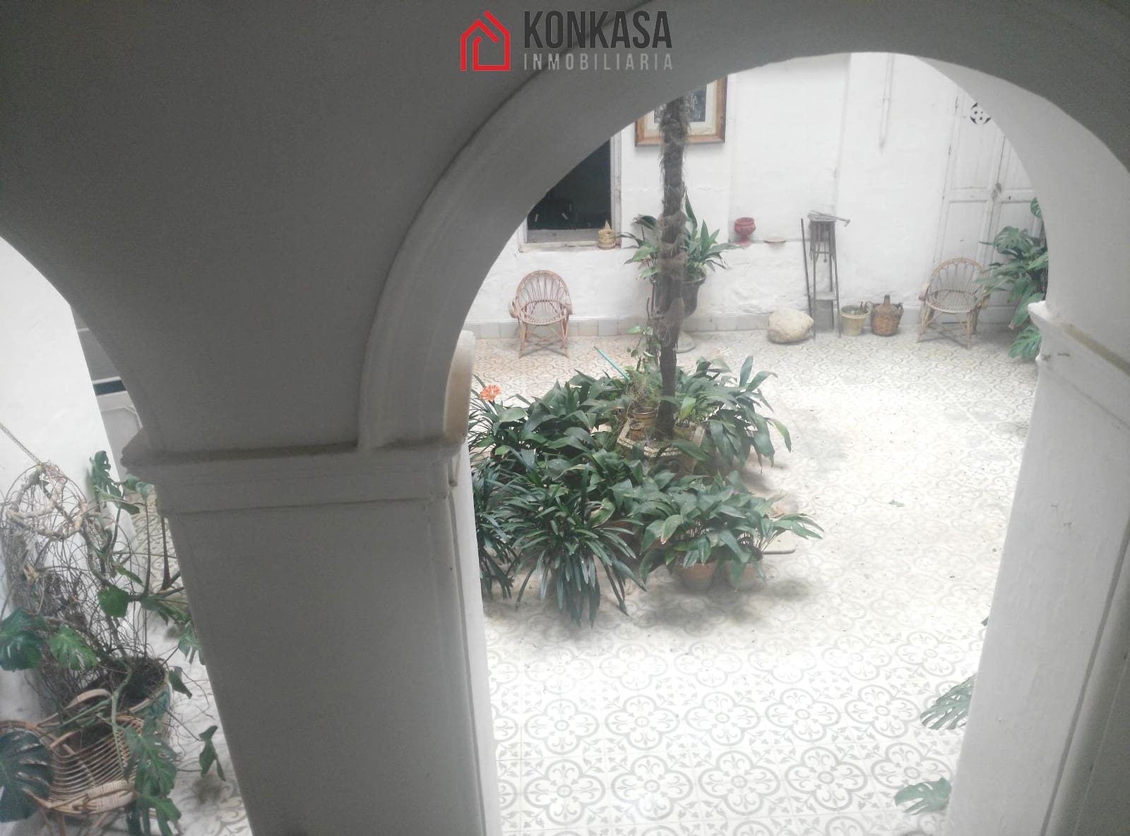 Casa de 20 habitaciones en Arcos de la Frontera en venta con garaje - 590.000 € (Ref: 9446799)