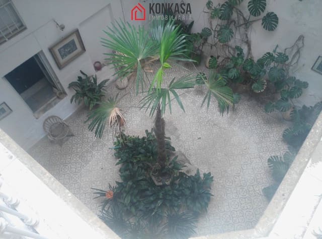 Casa de 20 habitaciones en Arcos de la Frontera en venta con garaje - 590.000 € (Ref: 9446799)