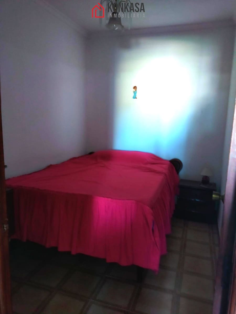 6 bedroom Townhouse for sale in Arcos de la Frontera with garage - € 114,000 (Ref: 9446801)