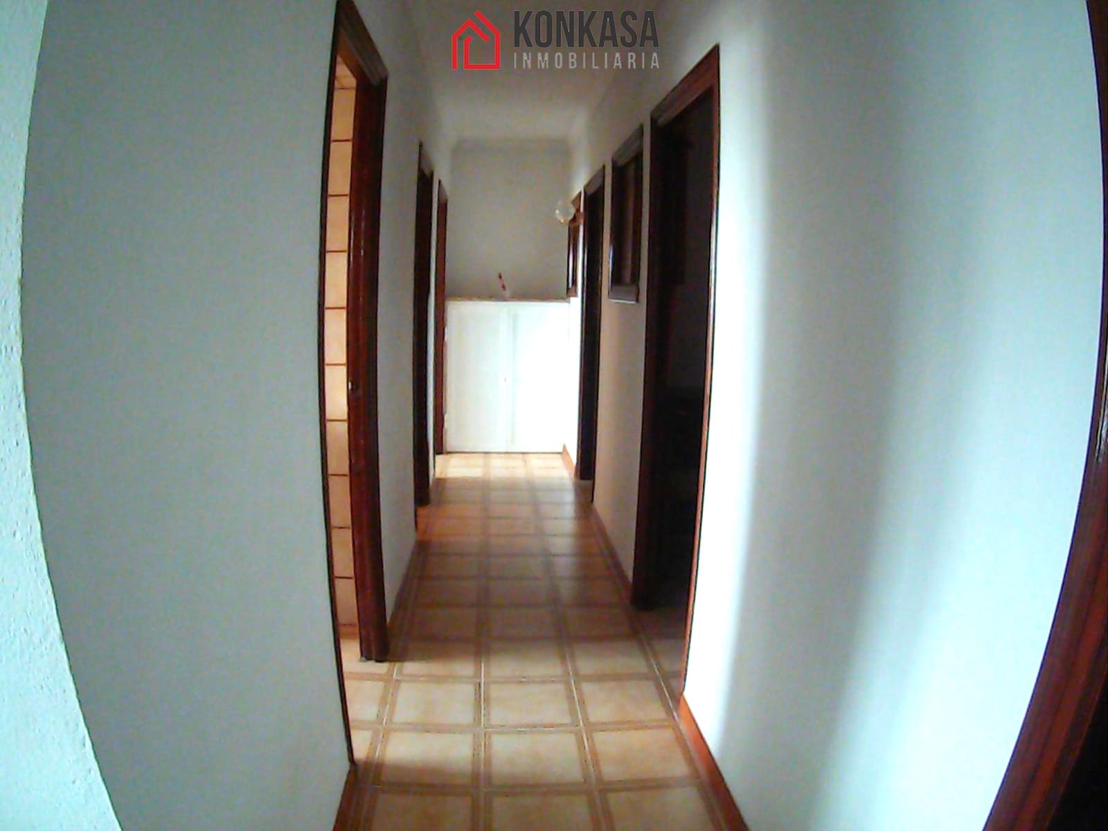 6 bedroom Townhouse for sale in Arcos de la Frontera with garage - € 114,000 (Ref: 9446801)